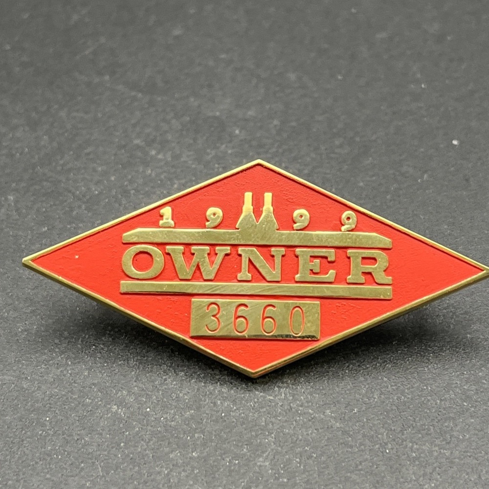 Churchill Downs 1999 Owner 3660 Horse Racing Lapel Hat Pin